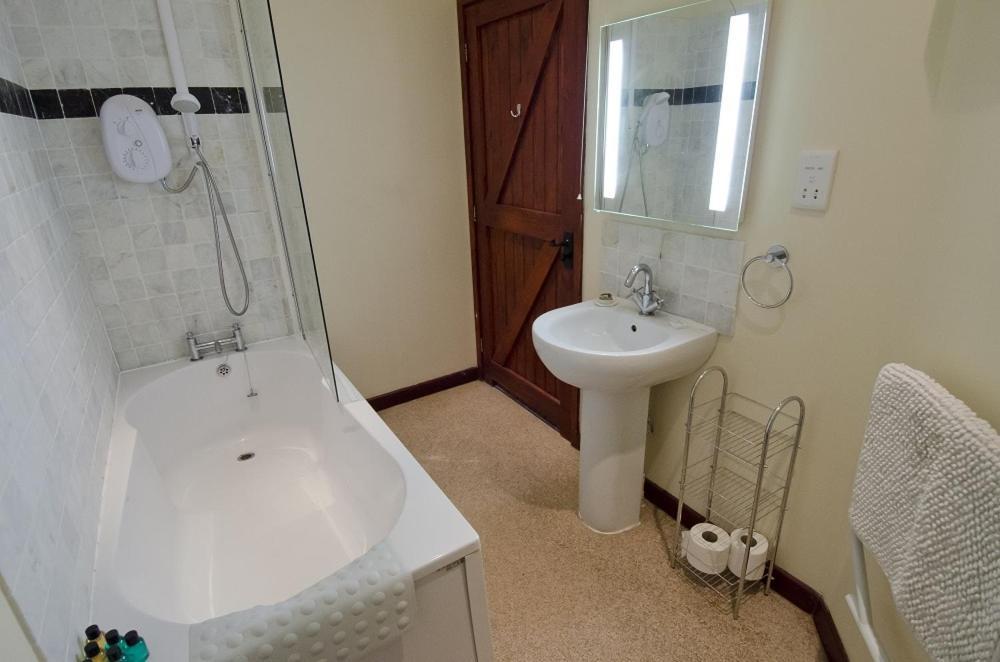 Hafoty Farm Cottages 카나번 외부 사진